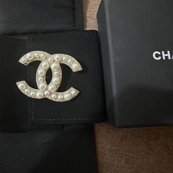 Chanel gold brooch - Picture 6 of 6